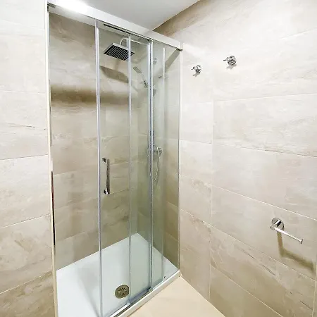 Apartment Crystal Modern Apt. - 1st Beach Line *