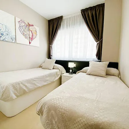 Apartment Crystal Modern Apt. - 1st Beach Line *