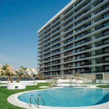 Crystal Modern Apt. - 1st Beach Line Apartment *